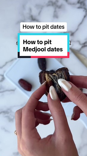 How to pit dates! 🤗 #medjooldates #cuttingtips #dietitiansoftiktok | how to eat dates fruit