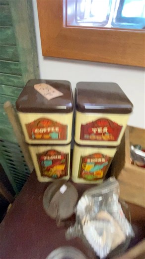 What’s your favorite kind of vintage kitchen find? #Cheinco #CheincoTins #VintageCheinco #CheincoCanisters #VintageTinSet #VintageCanisters #TinCanisters #RetroKitchenware #VintageKitchenStorage #CollectibleTins | Smiley finds