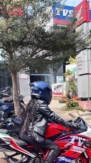 🅹🅴🆃🆃🆈_🅱️🅸🅺🅴🆁🅶🅸🆁🅻 on Instagram: "TVS Ronin 225cc - Budget friendly Bike❤️ Contact number: 79931 29684 ,Location :Mulugu road, Gopal swamy temple #❤️#tvs #tvsshowroom #bike #bikelove #bikelovers #bikergirl #trending #warangal #viral #hanamkonda #trendingreels #bikersofinstagram #reels #viralvideos #trendingnow #entrepreneur #showroom #apache #rr310 #bikerlife #bikerchick #viralvideos #viralreels #capture #visit #testride #tvsronin #tvsapacheseries #tvsmotorcompany #"