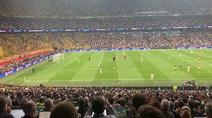 40K views · 1.4K reactions | Earlier, the pitch invader who caused the early disruption of the game gave the crowd some small entertainment.  #StanbicUCLFinal | Gary Al-Smith - Journalist | Facebook