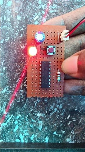 simple push switch on off circuit using cd4017 ic#electronic#diy#tech#arduino #arduinoproject