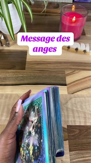 Understanding Angel Messages Through Tarot Guidance