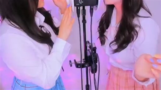 25.9.15 ASMR twin 💙 Inaudible Whispers ⧸mic touching ⧸Earflap cleaning💋