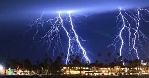 Nearly 1,500 pulses of lightning recorded off Southern California coast in 5 minutes