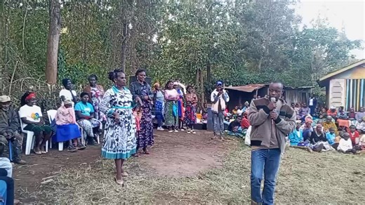 MCA mtarajiwa Edward kaempe ahudhuria ntùrio pale Kamaoo Muithùne kwa pastor Mùita,, ata wewe si umeona ground ishakubali ni kaempe kiongozi wetu 2027 Amwathi ward.,#merupoliticswarmup2027🤣🤣🤣🔥🔥🔥🔥 #trendingvideo #newyear #comedia