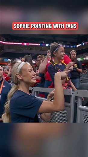 Sophie Cunningham Has Fans Pointing Too 😂👉 | Fever vs Mercury