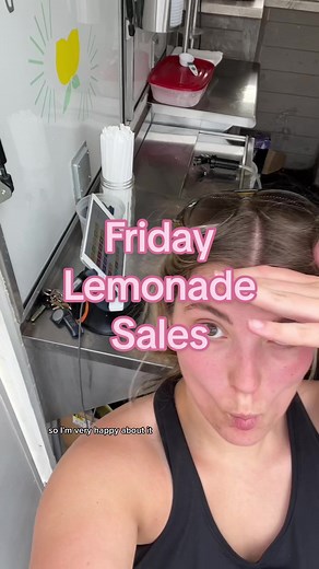 Another friday lemonade throwback! Only 2 months until lemonade szn is back in full swing, follow along you dont want to miss it. Don’t forget today is the last day to get $60 off lemonade university (l1nk in b1o) using code: ONEYEAR at checkout #lemonadebusiness #foodtruck #horsetrailerbar