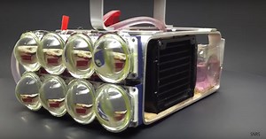 Esta linterna casera de 72.000 lúmenes es tan potente que necesita refrigeración líquida