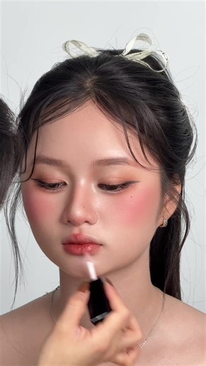 Video của Vi Thủy Makeup (@vithuy_makeup) với bản nhạc âm thanh gốc - Vi Thủy Makeup