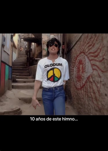algo curioso es que cuando Michael Jackson quiso hacer este video el gobierno de Brasil le negó la seguridad. Entonces lo llamaron los capos de la favela y le dijeron: 'Venga tranquilo, Don Michael, venga que nosotros lo cuidamos'.Y el tipo fue. #fyp #parati #michaeljackson #musica #song