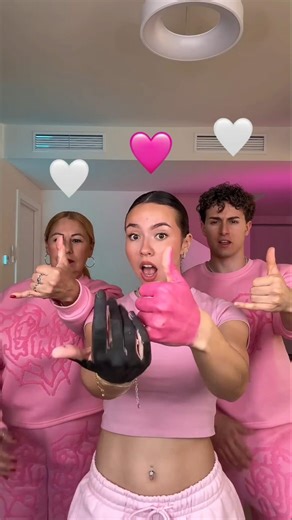 Tiki Tiki Song 😘 Viral Finger Magic ✨ #tikitiki #shortvideo #dance #music #trending #trendingshorts