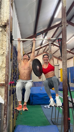 Anicka Newell | Olympian on Instagram: "Last partner ab challenge of 2025 💪🏼😁 . Tag a workout partner you wanna try this with next year!! #abworkout #sixpack #polevault #fit #fly"