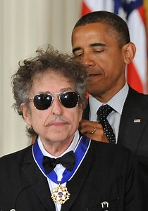 Bob Dylan to star in Chrysler Super Bowl ad - UPI.com