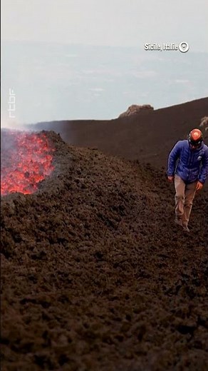 Italie : Des rivières de lave coulent de l'Etna - RTBF Info
