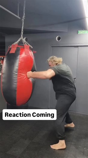 Tony Jeffries Boxing Coach | Fitness Educator on Instagram: "What would you do? 😱"