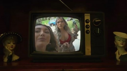 Ele A El Dominio - Gucci En Mis Pies (Video Oficial)_360P 2
