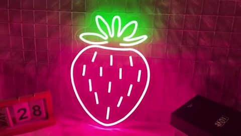 Strawberry Neon Sign, Strawberry Lamp Neon Signs for Wall Decor, LED Sign Strawberry Lamp for Bedroom Decor, Strawberry Night Light Fruit Party Decorations 13.8″×12″
