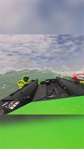 Team S16 - Inflatable Boat Racing on Instagram: "Taking you onboard with our @goproza HERO12 Black 📹 Challenging start we had at the Struisbaai Longhaul - last thing you want is capsizing your boat on the starting line 😲😅 Got out unharmed - cool, calm, collected 💚 . . . #transagulhas #teams16racing #poweredbygopro"