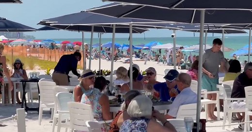 Turtle Club back in business in Naples 19 months after Hurricane Ian struck