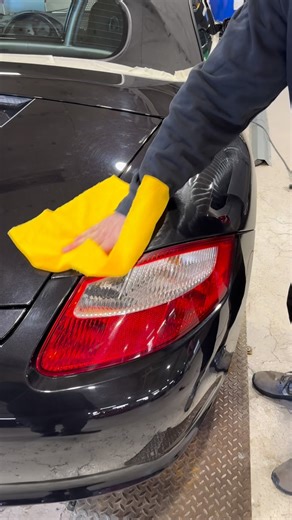 Arboga Bilvårdcenter Ab on Instagram: "Nu börjar de bli dags att börja tänka på att göra iordning bilen inför våren och sommaren… Här får en Porsche Boxter sig en makeover. En 3 stegs polering, lackskydd och Ditec’s premiumpaket med glasbehandling, fälgbehandling och impregnering av säten. Är du osäker på vad du vill göra? Kom förbi oss på konsultation så hjälper vi dig. Bara att droppa in under våra öppettider (gärna med bilen om du kan) Varmt välkomna #detailing #cardetailing #cardetailer #dit