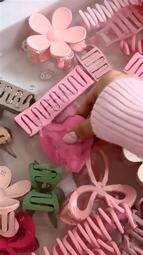 35K views · 515 reactions | Cleaning, organizing and restocking asmr識﫧什 #asmr #cleantok #satisfying #fyp #makeup | Kayla Argyle | Facebook