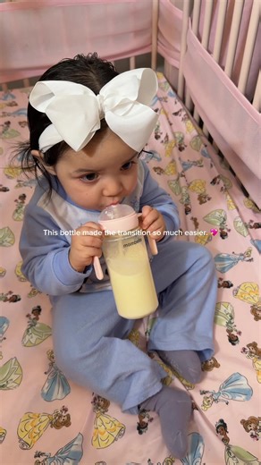 The sippy cup that grows with your baby. 👧🏻🫶🏻 #sippycup #toddlersoftiktok #toddler #momsoftikok #babymusthaves