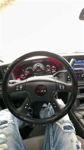 Custom Silverado Builds: Innovations & Community