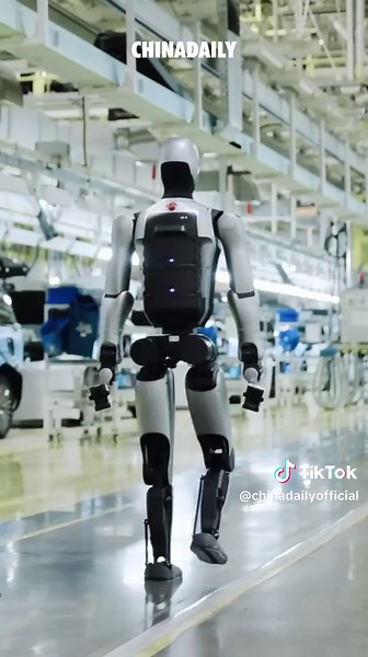 UBTech Unveils Autonomous Battery-Swapping Humanoid Robot