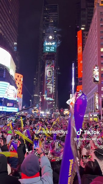 Happy New Year Everyone 🥳💞 Another amazing NYE in @Times Square NYC 🥂 Wishing you all a healthy, safe and successful year! #timesquare #2024 #nyeball #fyp #timesquareball #newyearseve #nye #nyc