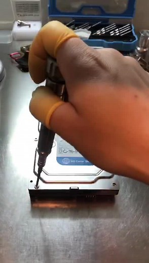 硬盘开盘维修修复恢复数据全过程，硬盘数据恢复多少钱？有哪些潜规则？