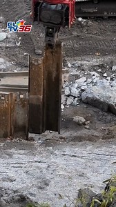 622K views · 4.8K reactions | WATCH: Nakuhanan ng CLTV36 News ang aktuwal na pagbubunot muli ng sheet piles sa gumuhong slope protection sa Bamban Bridge sa Tarlac nitong Martes, September 16. | via Paulo Gee Santos, CLTV36 News #CLTV36News #CLTV36NewsBites #CLTV36NewsDigital | CLTV36 News | Facebook