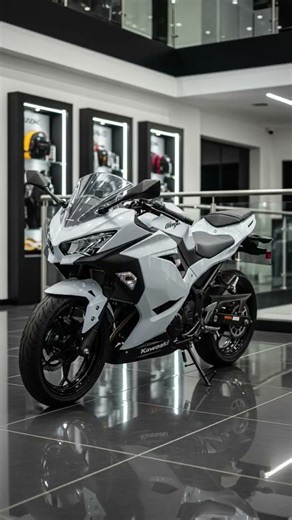 “YZF-R25 in Racing Blue vs Pearl White – Which Color Rules?”