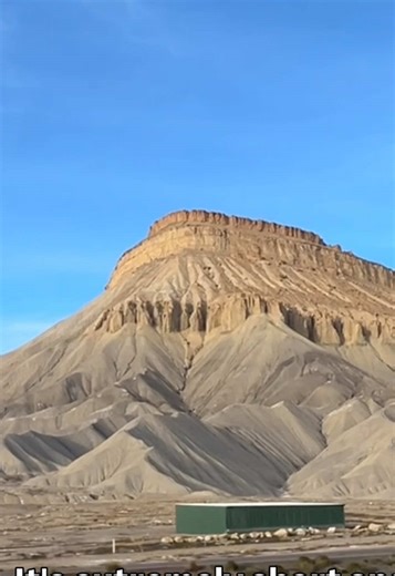 Come along with CleverHiker Editor Ian to tackle one of his favorite hikes outside of Grand Junction, Colorado! 🏜️ Check out more of our favorite backpacking trips and day hikes around the US (and the world) at the link in bio.