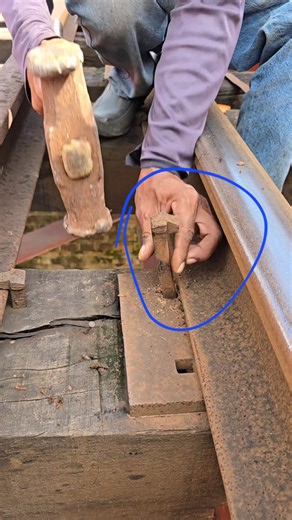 Keyman Old wooden sleeper dog pin set - Rail Bridge #emdgt4 #fbviralpost2025シ #ointrai #fbreels2025ツ #fbyシvideo #gatebari #gatrman #gatebarrier #railtrack #RailGate | Al Sahariar