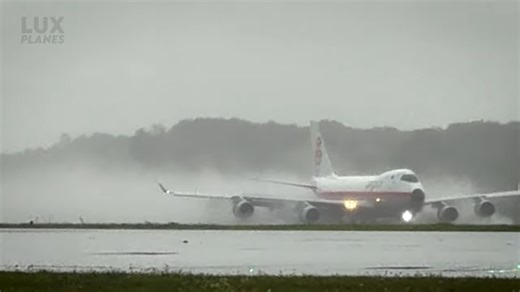 Watch how pilots stop a giant cargo jet on a wet runway