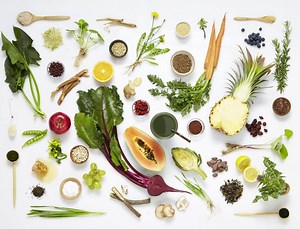 Top performers, entrepreneurs and athletes have all discovered the power of the unique formula... Here are 5 simple ways that it provides an unfair advantage: 🌿 1. Energy: The formula of whole food nutrition with intact cofactors and enzymes is immediately recognized and absorbed into the body, giving a tangible energy boost. 🌿 2. Alkalinity: More than 8 grams of nutrient dense RAW green superfoods, freeze-dried and cold-milled to preserve their molecular structure and effectively support the 