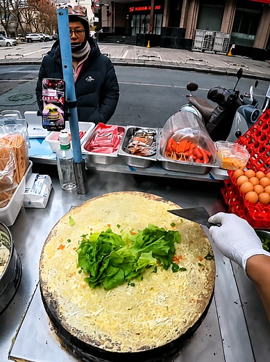 Street food food truck: 卖煎饼的现场对话