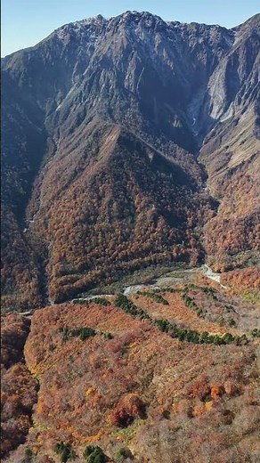 天空のコントラスト！雪の朝日岳から紅葉の白毛門へ（2025-11-08