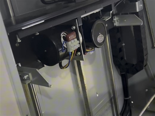 1罗技streamcam摄像头typec头更换，接线方法。2视频会议可升降显示屏维修。3美商海盗船k70键盘维修。