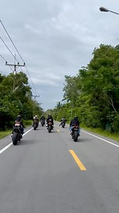 Cara nk suruh konvoi berenti,kawan2 dari thailand kalu jaga konvoi,kira nk terbang ja..terbaik marshall dari thailand 👍👍💪💪.... #bikelife #bikelover #superbike #rider #Bigbikethailand #s1000rr Siti Haziqah Hamid | Mohamad Nasri Mhd Nasir