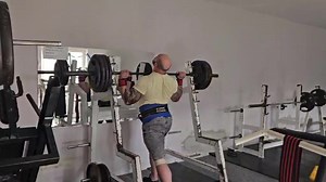 1.4K reactions · 109 shares | Film dla ludzi o mocnych nerwach! Tragiczny w skutkach wypadek Michała Węglickiego, który przykuł go na długie tygodnie do łóżka. W następnej kolejności czeka go wózek. By wrócić do pełni sił i zdrowia Michał potrzebuje Naszego wsparcia. Link do zrzutki na leczenie i rehabilitację jego pozostawiam w komentarzu. Tam również znajdziesz cały opis urazu jakiego doznał. Prosimy o pomoc  Dobro wraca ♥️ | Strongman Polska | Facebook