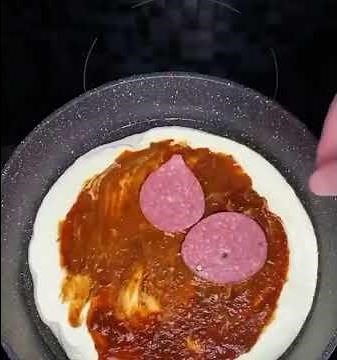 Cheesy pizza[ DELICIOUS] / chicken pizza/ cheesy pasta-cheese pizza