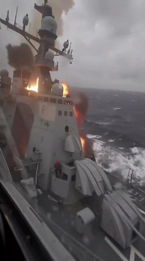 This Animated Warship Scene Goes CRAZY 😱💥