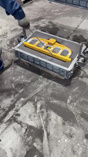 Offenhauser Sales Corp on Instagram: "What’s the cope and drag, and what do sand cores do? 🤔 Installment #6 of our foundry visit series is live and we’re breaking it all down. If you’ve ever wondered how our castings come to life, this one’s for you. 🔥 Check it out and see how the magic happens! #Offenhauser #OffyPower #FoundryVisit #SandCasting #HowItsMade #EngineeredPerformance #CastAluminum #VintageSpeed #ClassicPerformance #HotRodTech #BehindTheBuild #MadeInUSA #ford300"