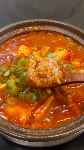 kimchi jjigae for breakfast☀️ | Logagm