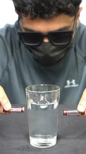 “Battery + Water Experiment 😱”#scienceexperiment#waterexperiment#science#short#viralshorts