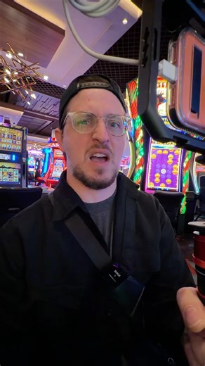 FREE GAMES en la maquinita 🎰 mira esto! #casino #slots #gambling