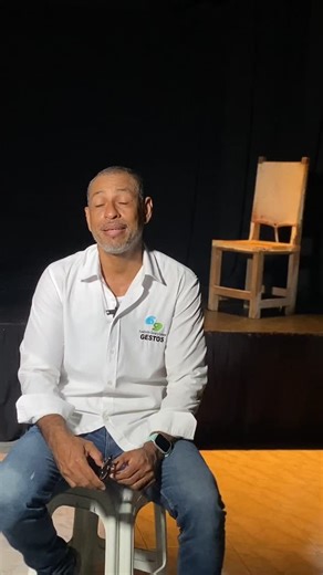 Fundación Gestos • Teatro on Instagram: "✨ Este 2025 en Gestos fue un año de encuentros, aprendizajes y mucha resistencia creativa. 🧬 Cada función, cada taller, cada aplauso nos recordó por qué seguimos haciendo teatro. 🎭 Gracias a quienes caminaron con nosotros: artistas, estudiantes, público, aliados y comunidades. Seguimos creyendo en el teatro como espacio de memoria, encuentro y transformación, espacio que salva y sana. 🎭💛 Les deseamos una Feliz Navidad y un próspero año 2026, que todos