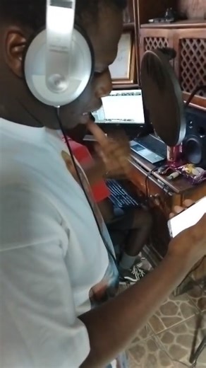 Recorded "KUSHO BANI" (Casper Nyovest Remix). today with Luh Tweezy 😈🔥🔥 #vaaltriangle #rap | Lehlohonolo Jcmx Biggy Nyaka