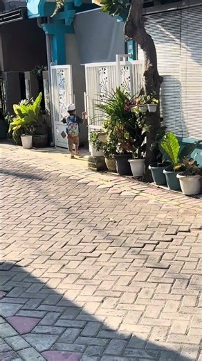 Berangkat ngaji lima langkah dari rumah
